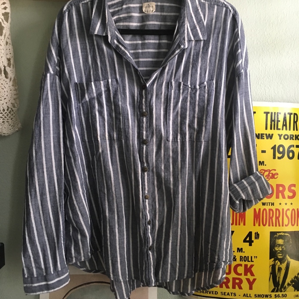 O’neill button up top size M/L